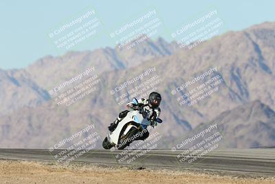 media/Dec-01-2025-Moto Forza (Mon) [[2daa91e15f]]/3-Beginner Group/Session 4 Turn 9/